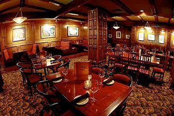 Compass Point Inn - 서레이 외부 사진